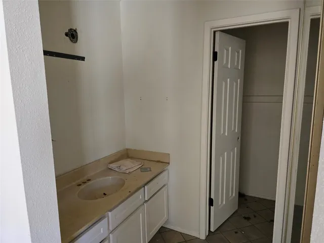 $130,000 | 6106 West Airport Boulevard, Unit 18, Houston, TX 77035