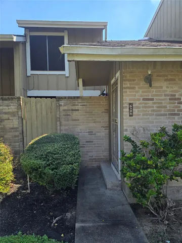 $130,000 | 6106 West Airport Boulevard, Unit 18, Houston, TX 77035