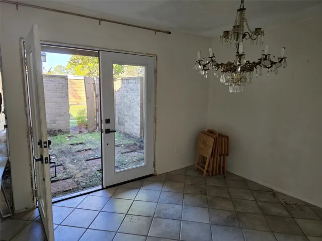 $130,000 | 6106 West Airport Boulevard, Unit 18, Houston, TX 77035