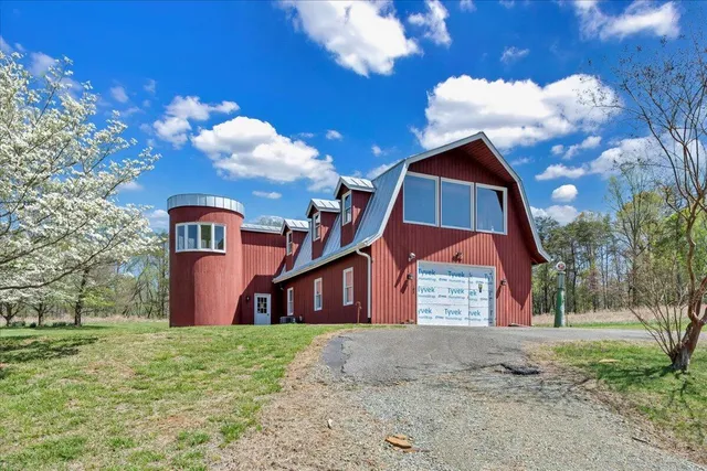 $299,900 | 103 Crestview Road, Wirtz, VA 24184