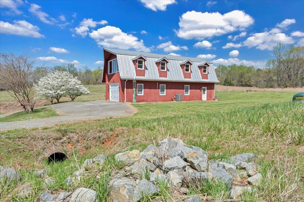 103 Crestview Road Wirtz, VA 24184 - Photo 13 of 32 10-MIB07410