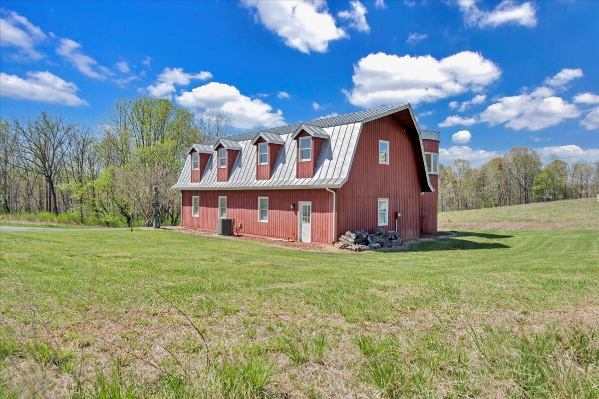 103 Crestview Road Wirtz, VA 24184 - Photo 14 of 32 09-MIB07467