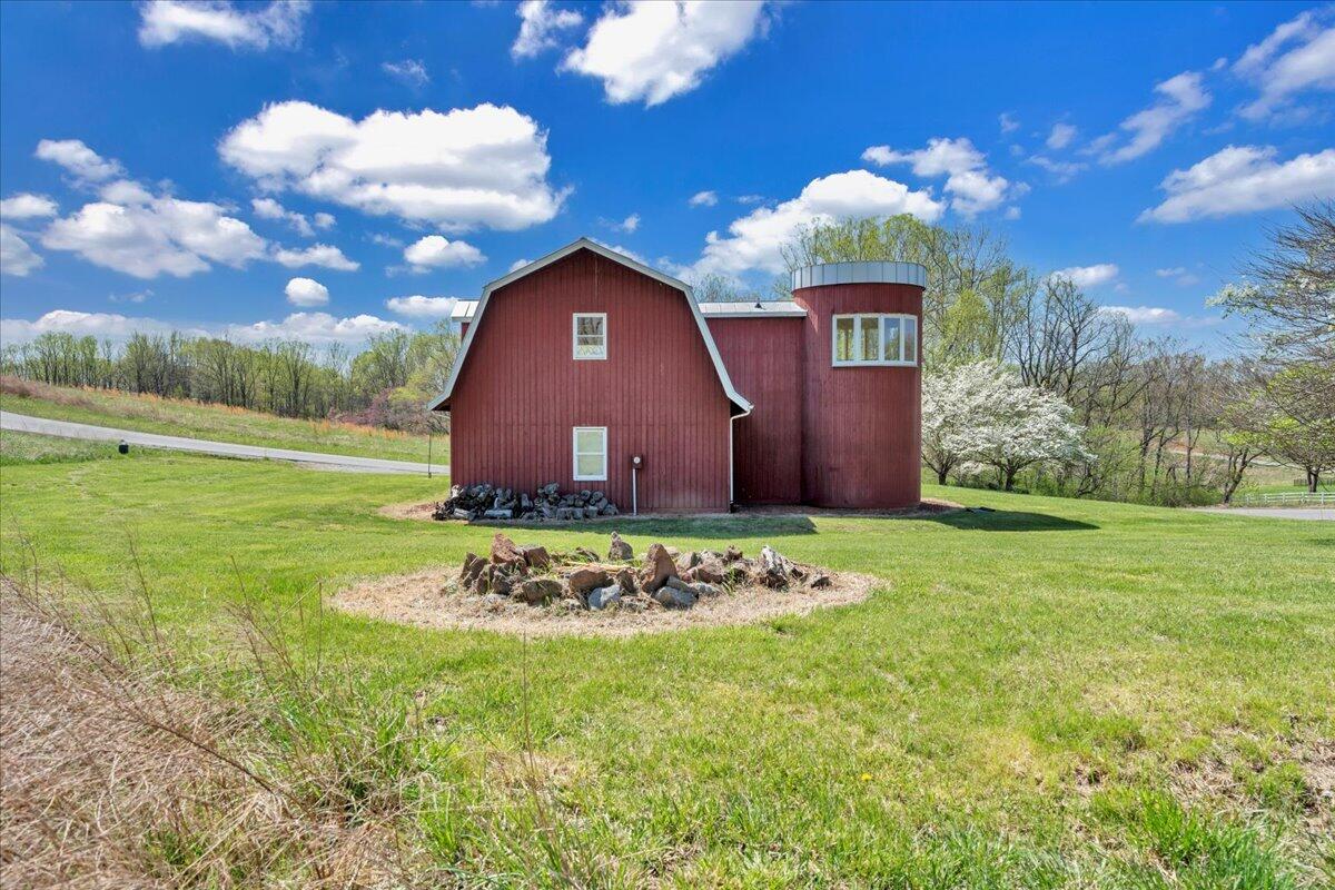 103 Crestview Road Wirtz, VA 24184 - Photo 15 of 32 08-MIB07464