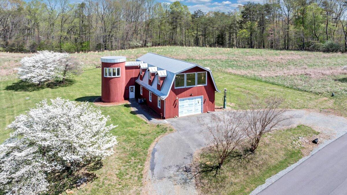 103 Crestview Road Wirtz, VA 24184 - Photo 2 of 32 04-DJI_20250408141926_0050_D
