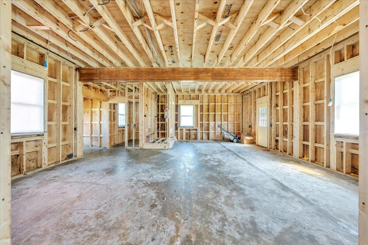 103 Crestview Road Wirtz, VA 24184 - Photo 3 of 32 31-MIB07428