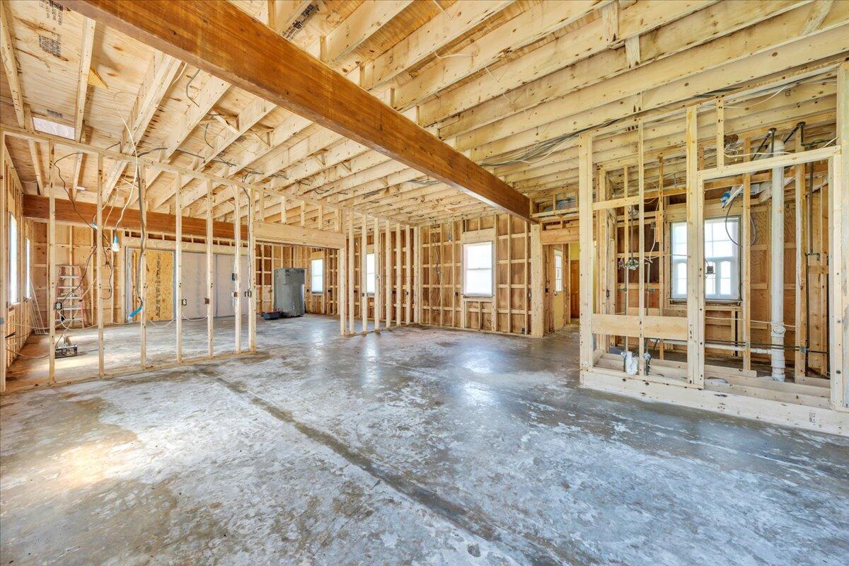 103 Crestview Road Wirtz, VA 24184 - Photo 4 of 32 32-MIB07431