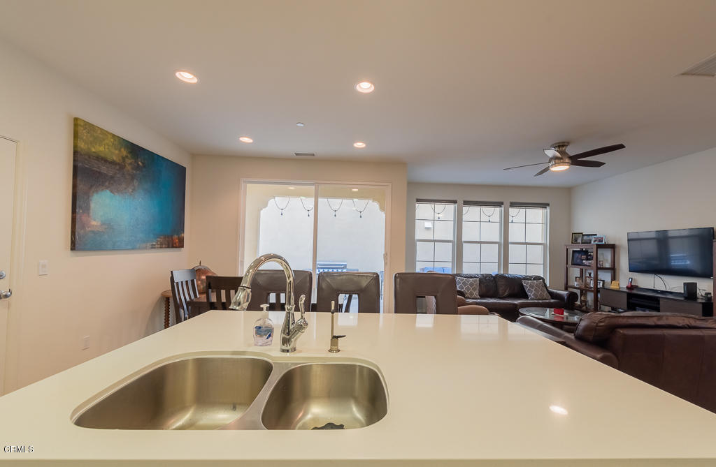286 Stonegate Road Camarillo, CA 93010 - Photo 11 of 34 STONEGATE-8