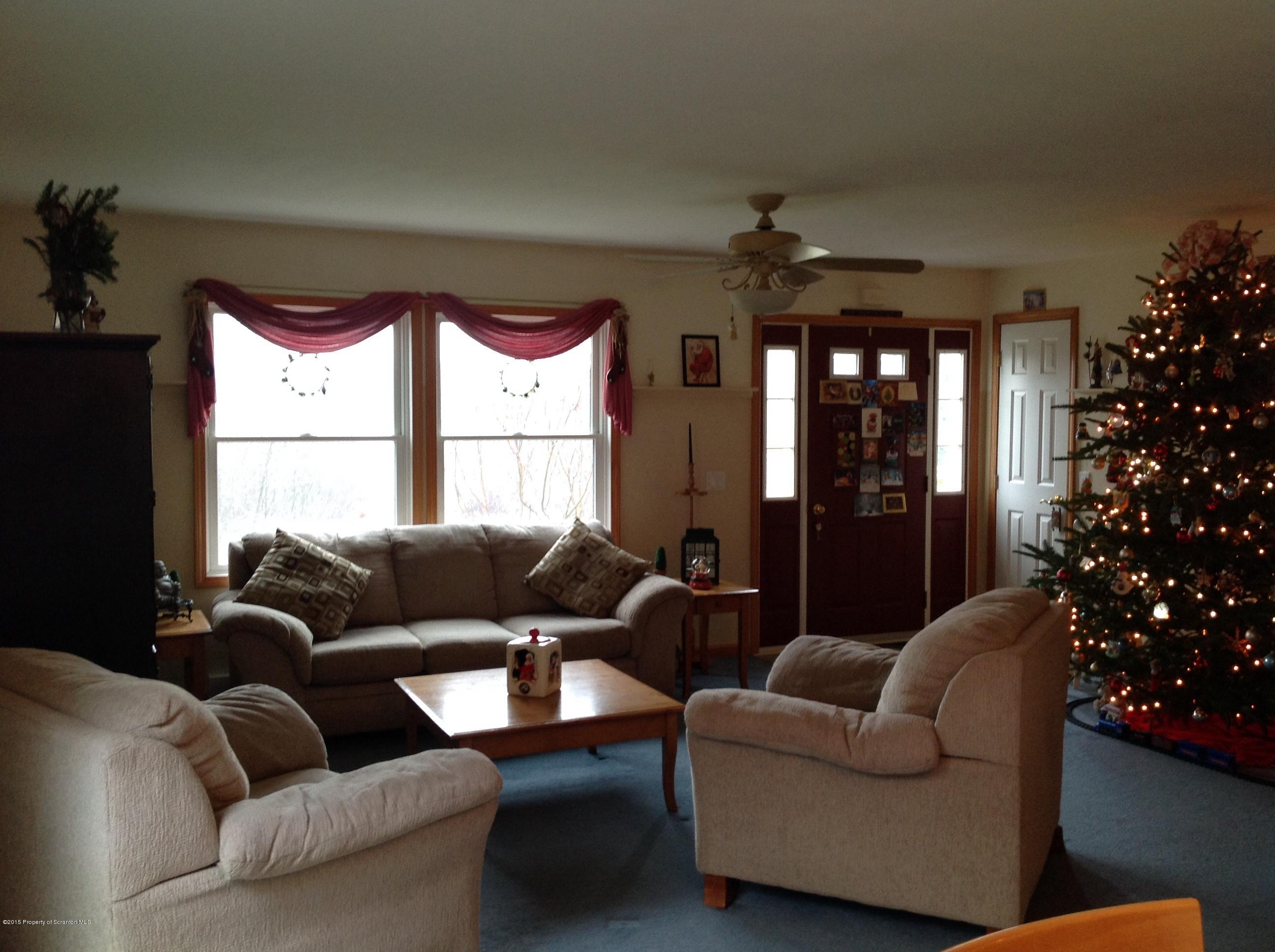 9 Woods Road Tunkhannock, PA 18657 - Photo 11 of 29 Living Room