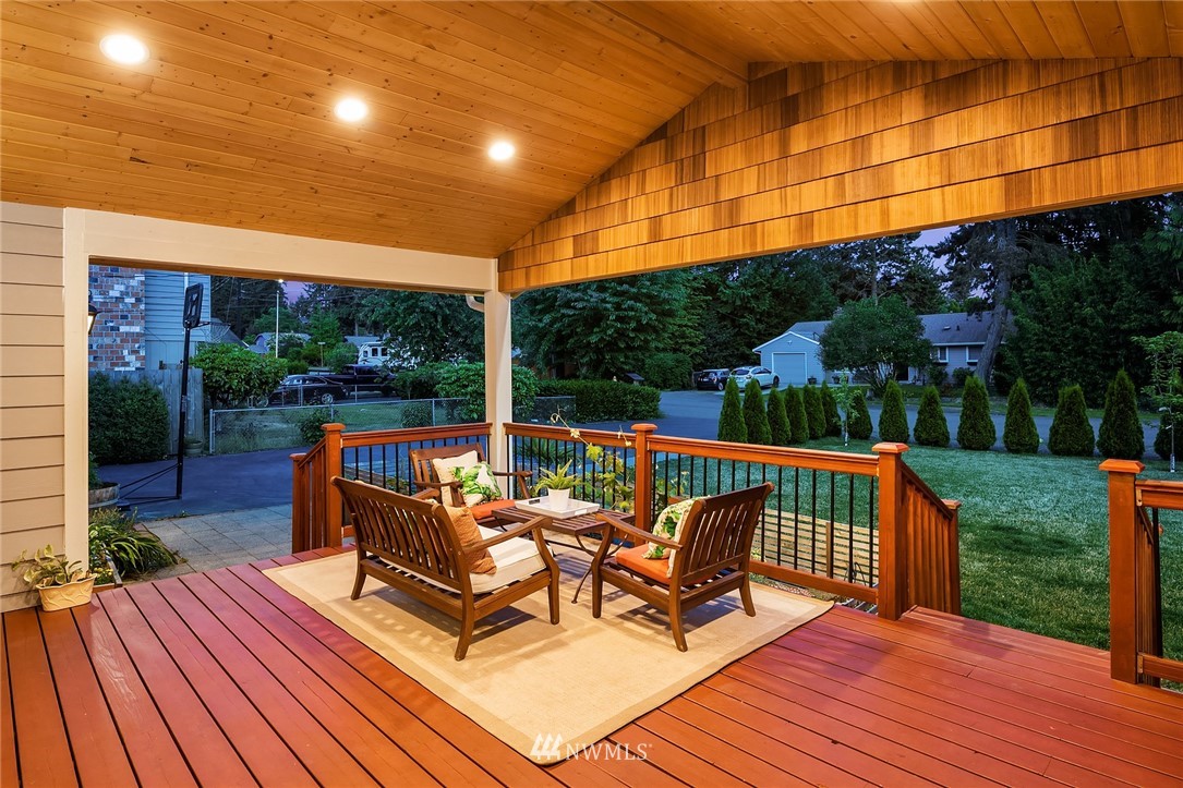 9509 217th Street Southwest Edmonds, WA 98020 - Photo 3 of 35 Gallery Image 3