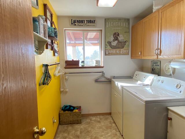 700 Southwest Bent Loop Powell Butte, OR 97753 - Photo 14 of 28 Laundry