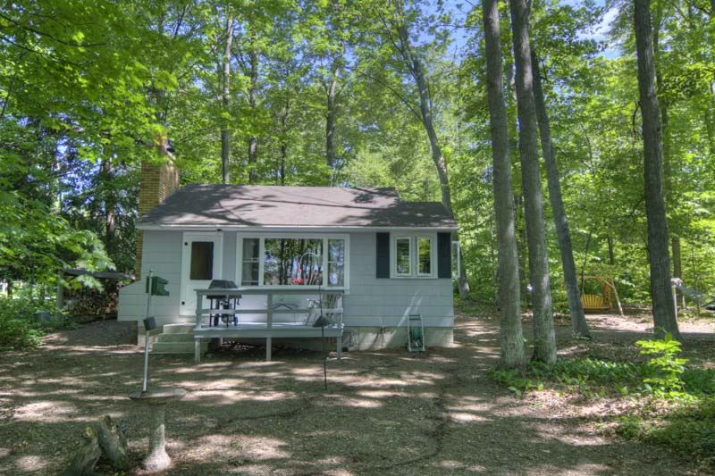 8726 South Dunns Farm Road Maple City, MI 49664 - Photo 22 of 34 1829323-21.JPG