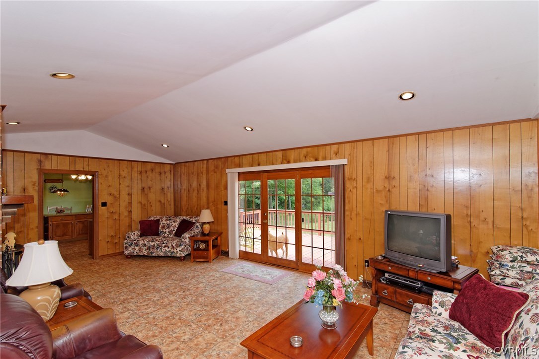16116 Derby Ridge Road Montpelier, VA 23192 - Photo 10 of 26 Family Room