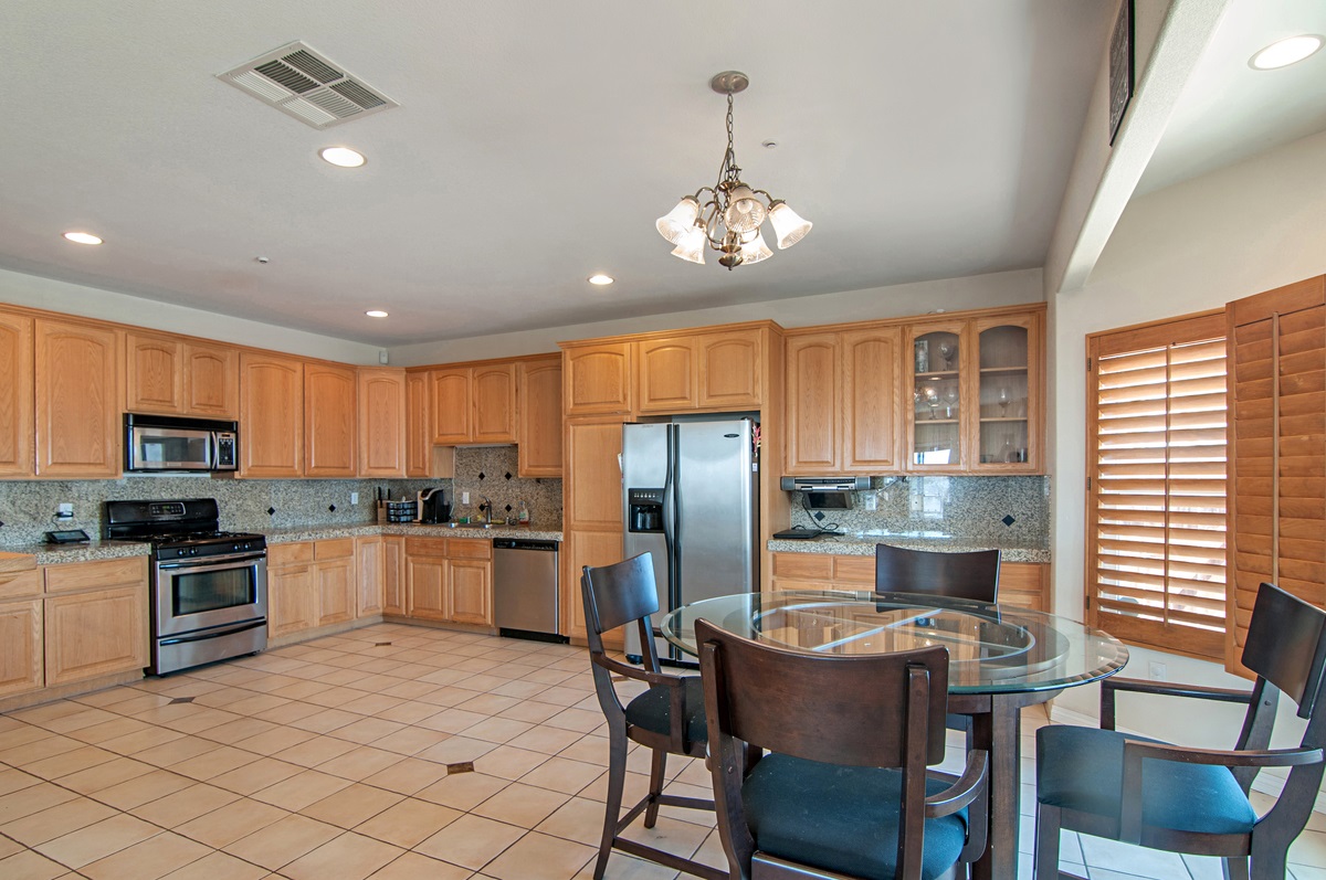 9760 Date Street Spring Valley, CA 91977 - Photo 8 of 24 Gallery Image 8