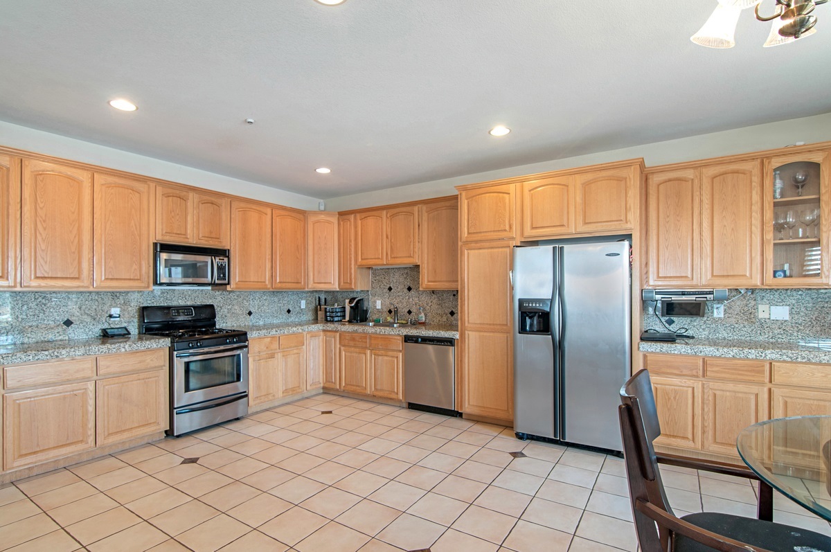 9760 Date Street Spring Valley, CA 91977 - Photo 10 of 24 Gallery Image 10