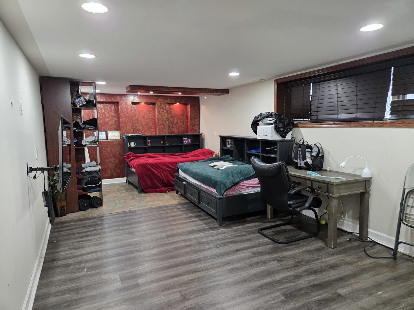 3303 East Exchange Street Crete, IL 60417 - Photo 8 of 38 a living room with furniture and a flat screen tv