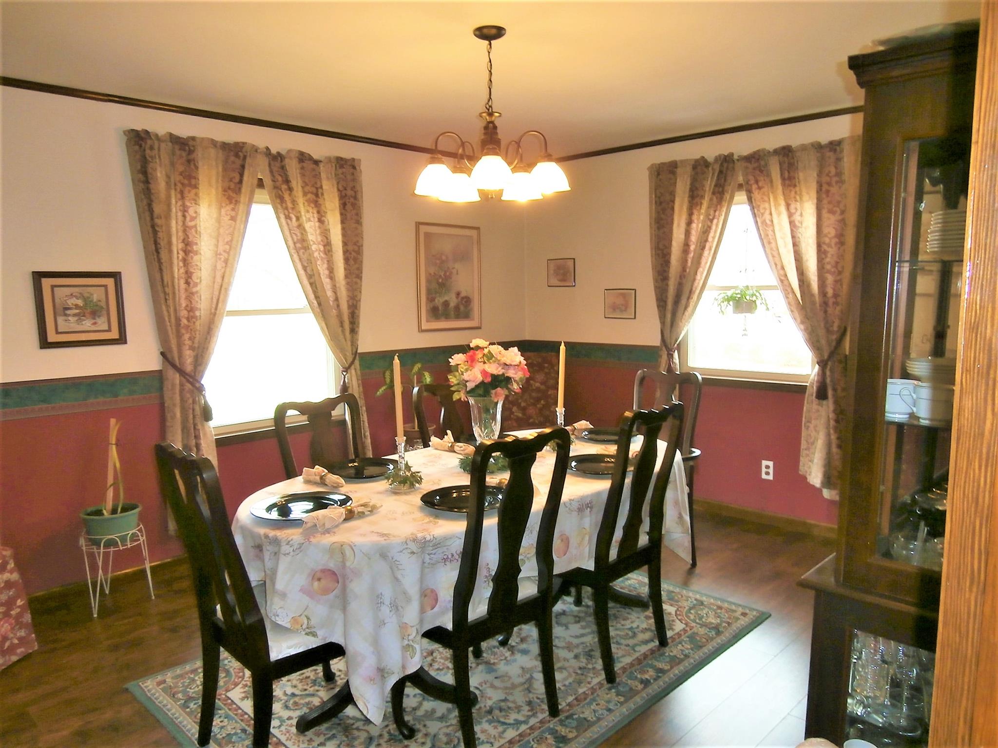 17 Town Road Fayetteville, TN 37334 - Photo 4 of 22 SPACIOUS DINING ROOM-REPLACEMENT WINDOWS THROUGHOUT HOME