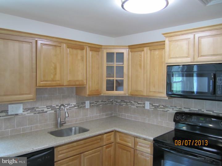 21 Gatewood Road Levittown, PA 19057 - Photo 3 of 22