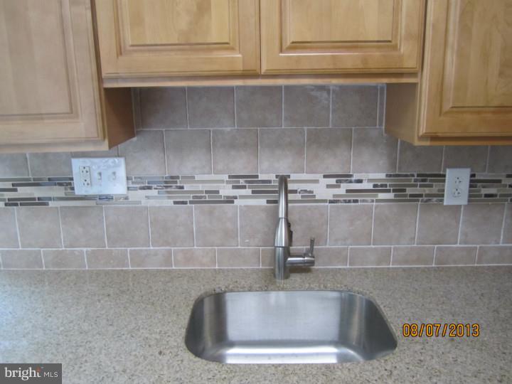 21 Gatewood Road Levittown, PA 19057 - Photo 4 of 22