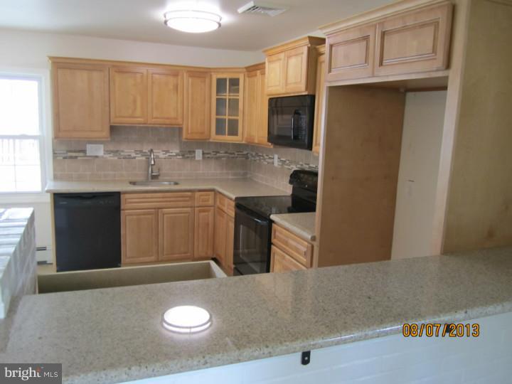 21 Gatewood Road Levittown, PA 19057 - Photo 6 of 22