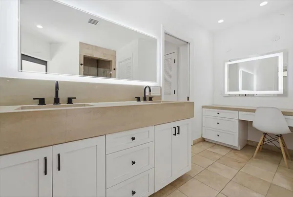 $19,950 | 20100 Northeast 20th Court, Miami, FL 33179