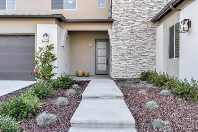 $885,000 | 1048 Treasure Hills Drive, Madera, CA 93636