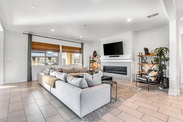 $885,000 | 1048 Treasure Hills Drive, Madera, CA 93636