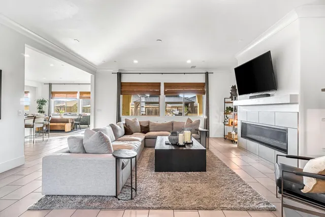 $885,000 | 1048 Treasure Hills Drive, Madera, CA 93636