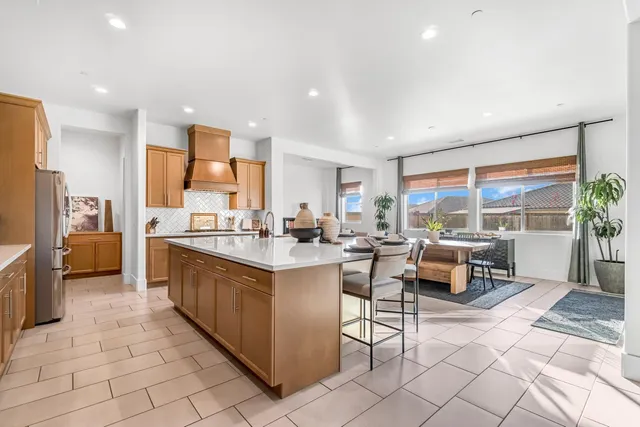 $885,000 | 1048 Treasure Hills Drive, Madera, CA 93636