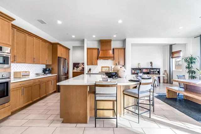 $885,000 | 1048 Treasure Hills Drive, Madera, CA 93636