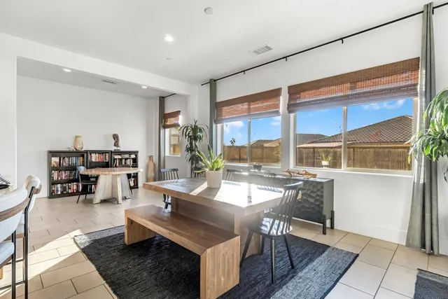 $885,000 | 1048 Treasure Hills Drive, Madera, CA 93636