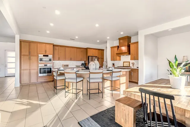 $885,000 | 1048 Treasure Hills Drive, Madera, CA 93636