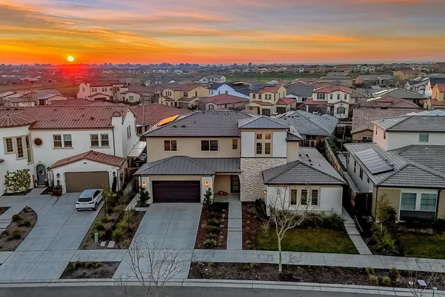 $885,000 | 1048 Treasure Hills Drive, Madera, CA 93636