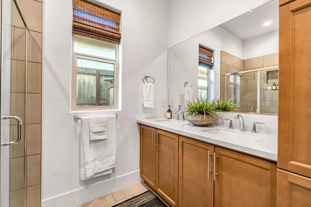 $885,000 | 1048 Treasure Hills Drive, Madera, CA 93636