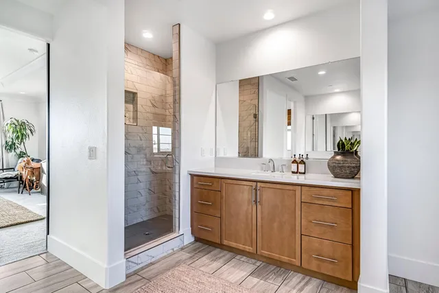 $885,000 | 1048 Treasure Hills Drive, Madera, CA 93636