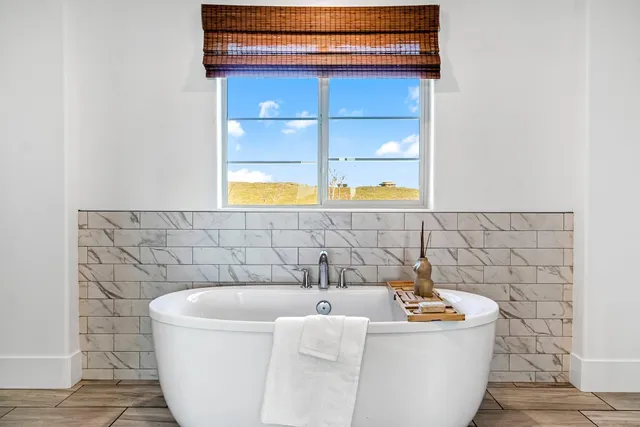 $885,000 | 1048 Treasure Hills Drive, Madera, CA 93636