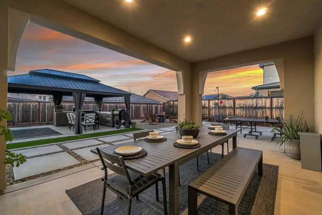 $885,000 | 1048 Treasure Hills Drive, Madera, CA 93636