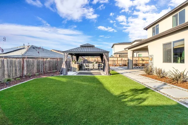 $885,000 | 1048 Treasure Hills Drive, Madera, CA 93636