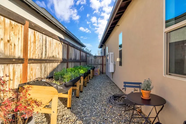 $885,000 | 1048 Treasure Hills Drive, Madera, CA 93636