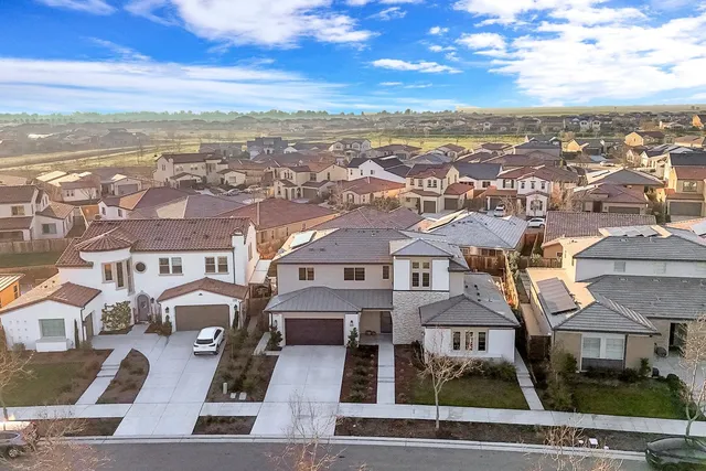 $885,000 | 1048 Treasure Hills Drive, Madera, CA 93636