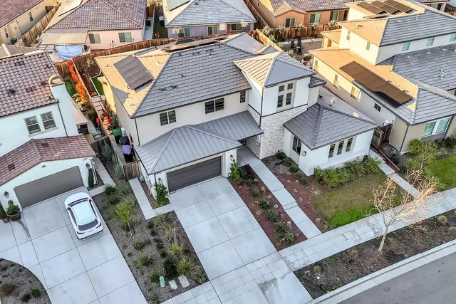 $885,000 | 1048 Treasure Hills Drive, Madera, CA 93636