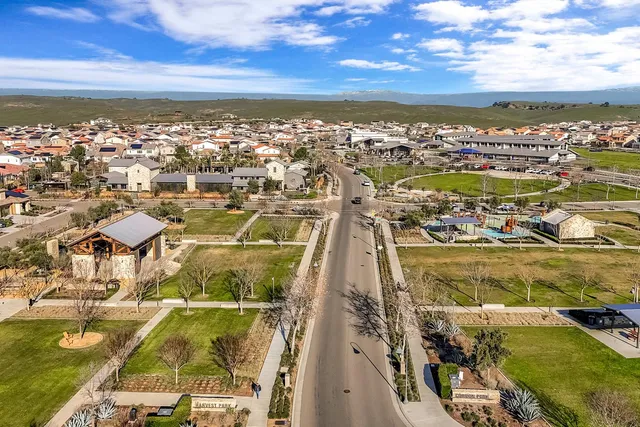 $885,000 | 1048 Treasure Hills Drive, Madera, CA 93636