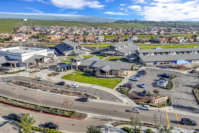 $885,000 | 1048 Treasure Hills Drive, Madera, CA 93636