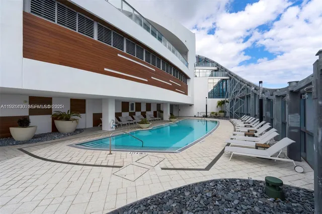 $1,350,000 | 851 Northeast 1st Avenue, Unit 4009, Miami, FL 33132