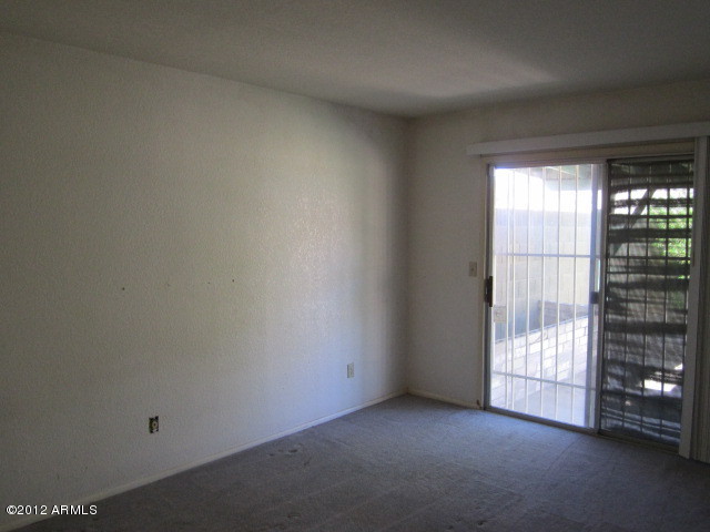 1746 East Darrel Road Phoenix, AZ 85042 - Photo 5 of 15 Gallery Image 5