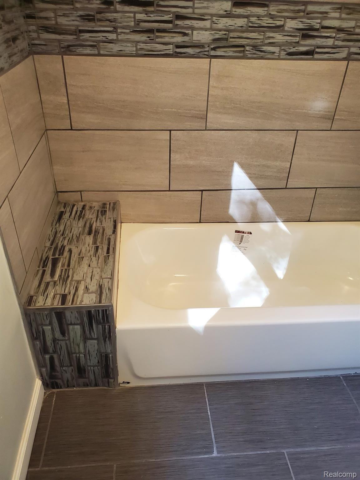 80 Forest Street River Rouge, MI 48218 - Photo 11 of 21 bathroom shower 2.jpg