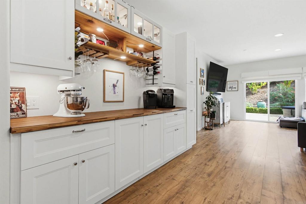 35647 Garrano Lane Fallbrook, CA 92028 - Photo 15 of 67 Built-in Bar