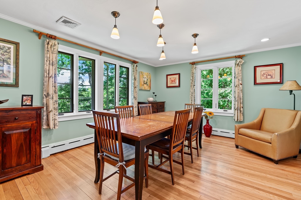 42 Temple Road Wellesley, MA 02482 - Photo 9 of 40
