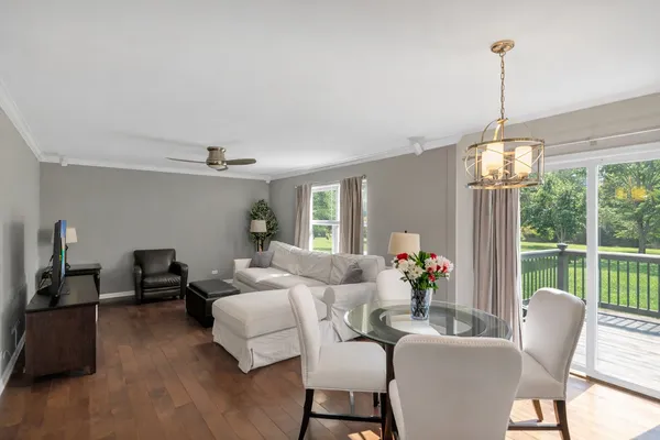 $450,000 | 176 Woodland Park Circle, Gilberts, IL 60136
