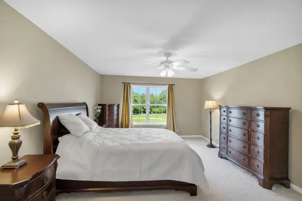 $450,000 | 176 Woodland Park Circle, Gilberts, IL 60136
