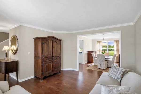 $450,000 | 176 Woodland Park Circle, Gilberts, IL 60136